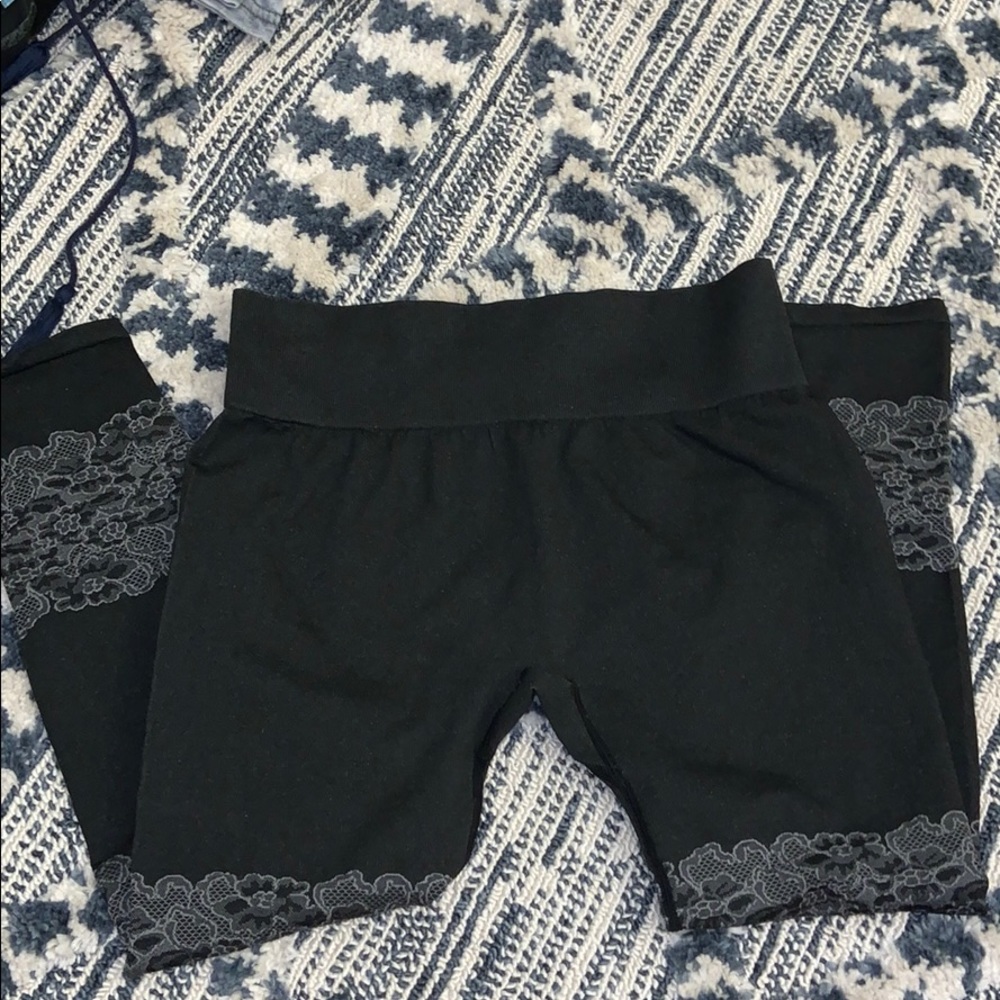 Fabletics 3/4 Leggings | Size: M